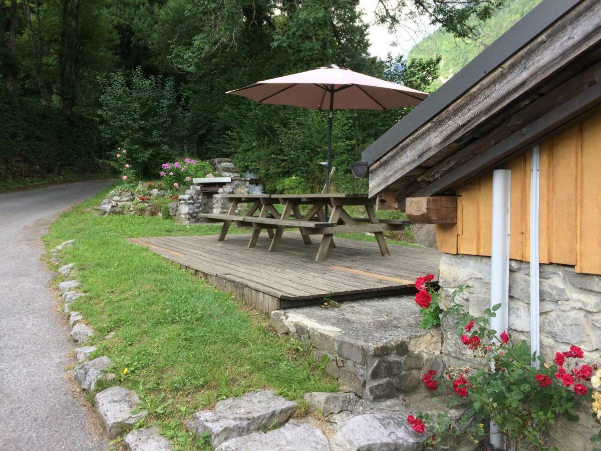 Gite Des Moulins Samoens Bagian luar foto